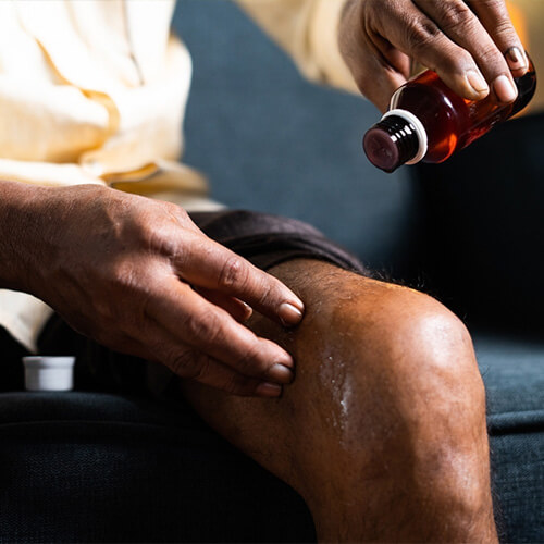 knee message with oil